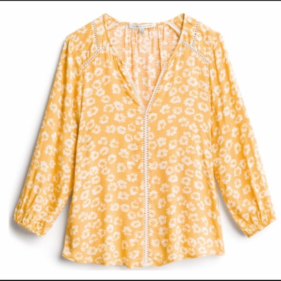 Collective Concepts Yani Lace Detail Textured Top - Picture 1 of 11